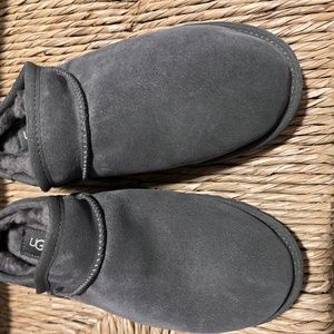 Ugg slippers size 8